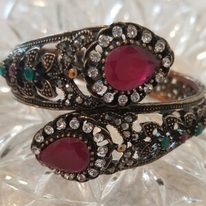 Bracelet Cranberry Teardrop Faceted Stones & Rhinestones Set In Bronze Tone